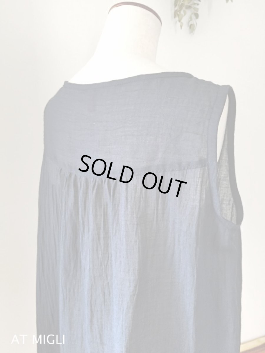 画像7: タックノースリーブブラウス (7)